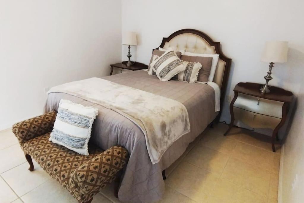 Home From Home 5 Bedroom Villa ダベンポート エクステリア 写真