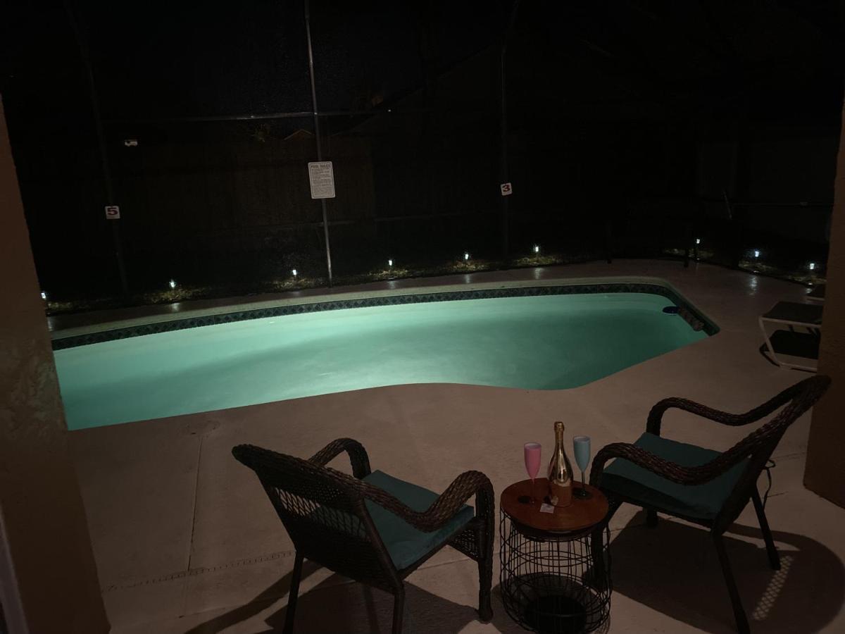 Home From Home 5 Bedroom Villa ダベンポート エクステリア 写真