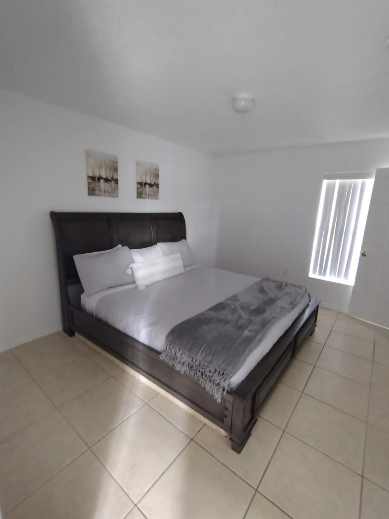 Home From Home 5 Bedroom Villa ダベンポート エクステリア 写真